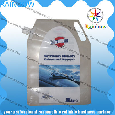 پاک کردن جعبه بسته بندی پت چنگال با خم کردن سوراخ برای نوشیدنی های نرم