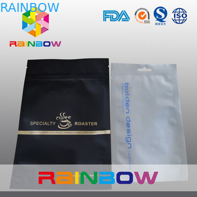 سه طرف تخت، زیپ فویل مایلر را با سوراخ آویزان مهر و موم می کردند