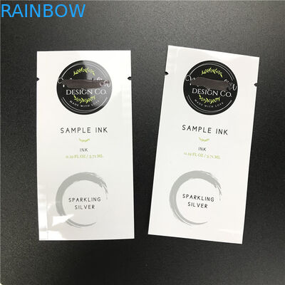 کیسه نمونه یکبار مصرف کوچک یکبار مصرف برای پاک کننده صورت سرم چشم سه گوش مهر و موم شده برای محصولات آرایشی