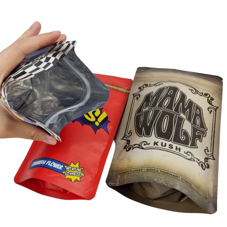 بسته بندی عطر گیاهی بوقلمون در CMYK با کیف ایستاده و زیپ