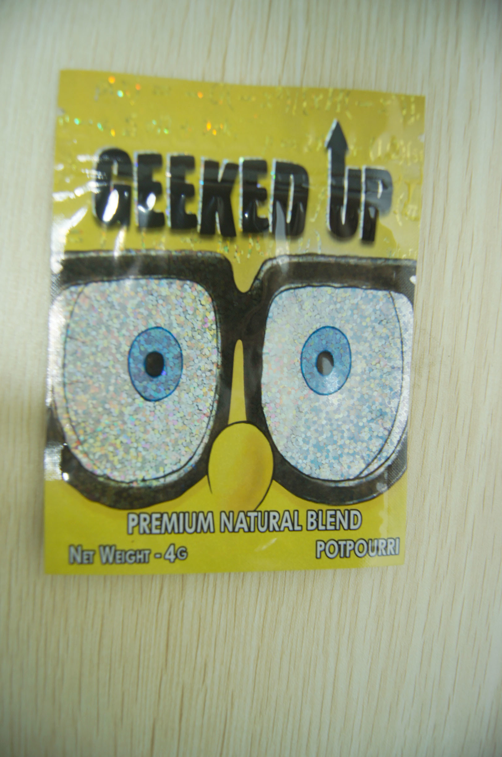 بسته بندی لوازم آرایشی و بهداشتی گیاهان دارویی، بسته بندی امنیتی، سه بسته بند 4 میلیمتری مهر و موم