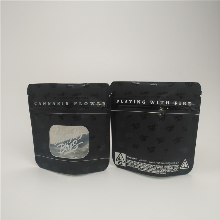 بسته بندی برگ توتون و تنباکو پزشکی ، بسته بندی فویل آلومینیوم مایلار ، سیاه و سفید