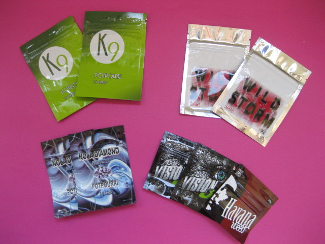 کیسه های بسته بندی لوازم آرایشی و بهداشتی لوازم آرایشی و بهداشتی با قفل فیش